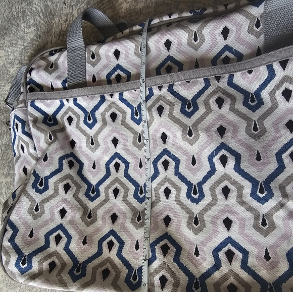 Tote - Picture 5 of 6